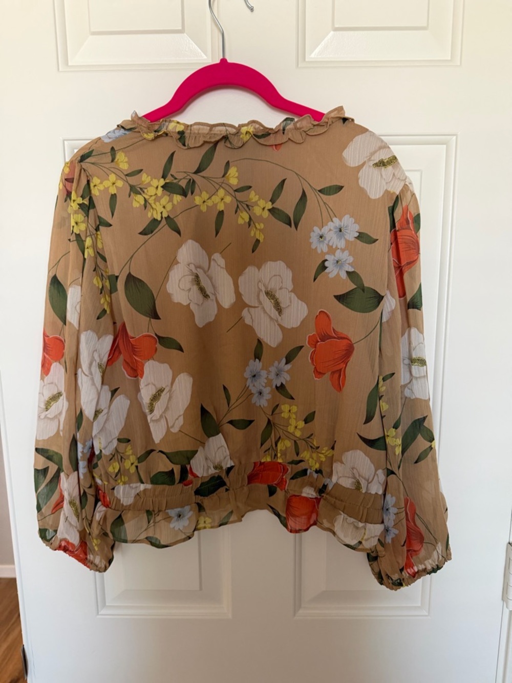 NWT Lost + Wander Tan Floral Ruffle V-Neck Blouse - Picture 2 of 5